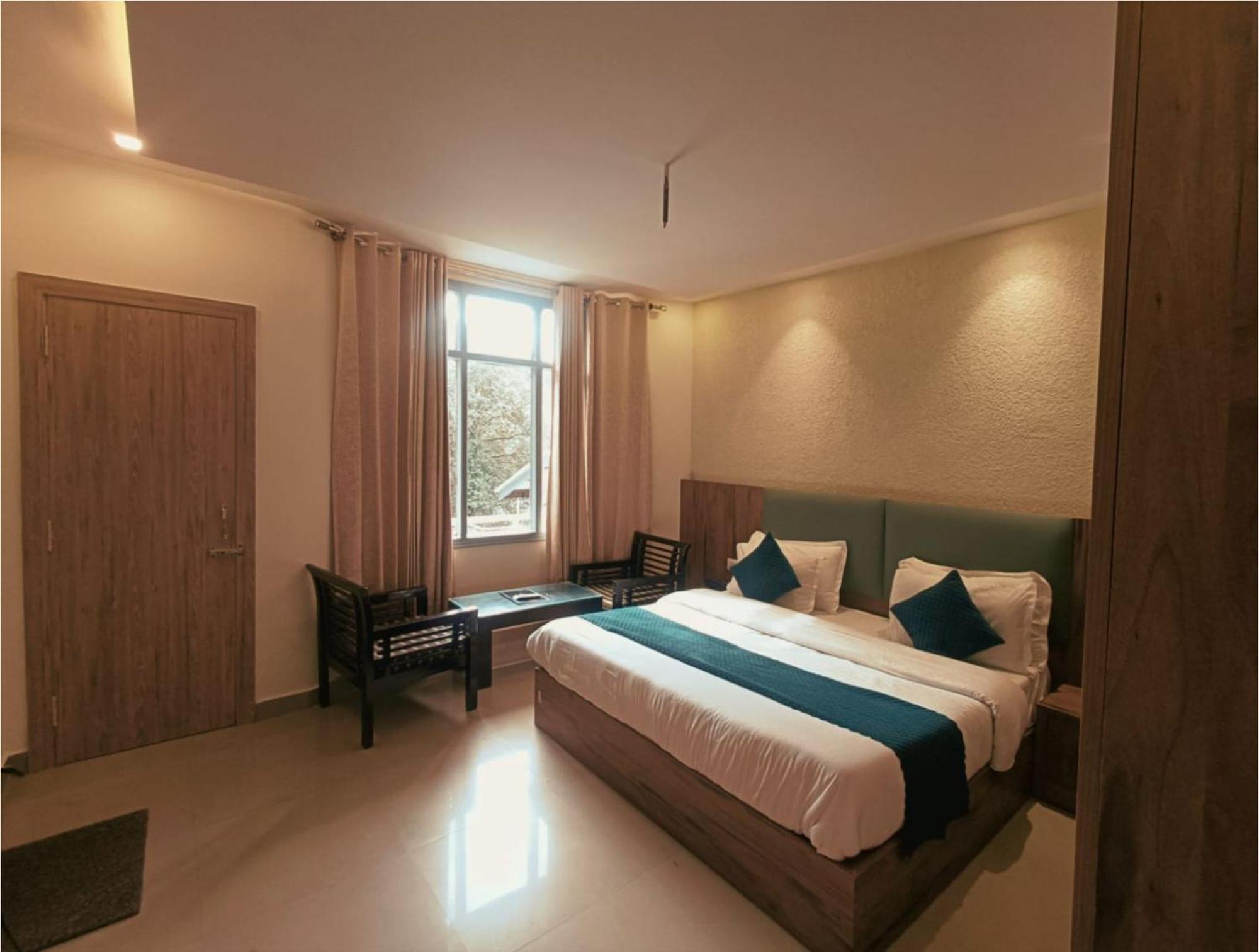 Hotel Wild Rose - Dalhousie Bagian luar foto