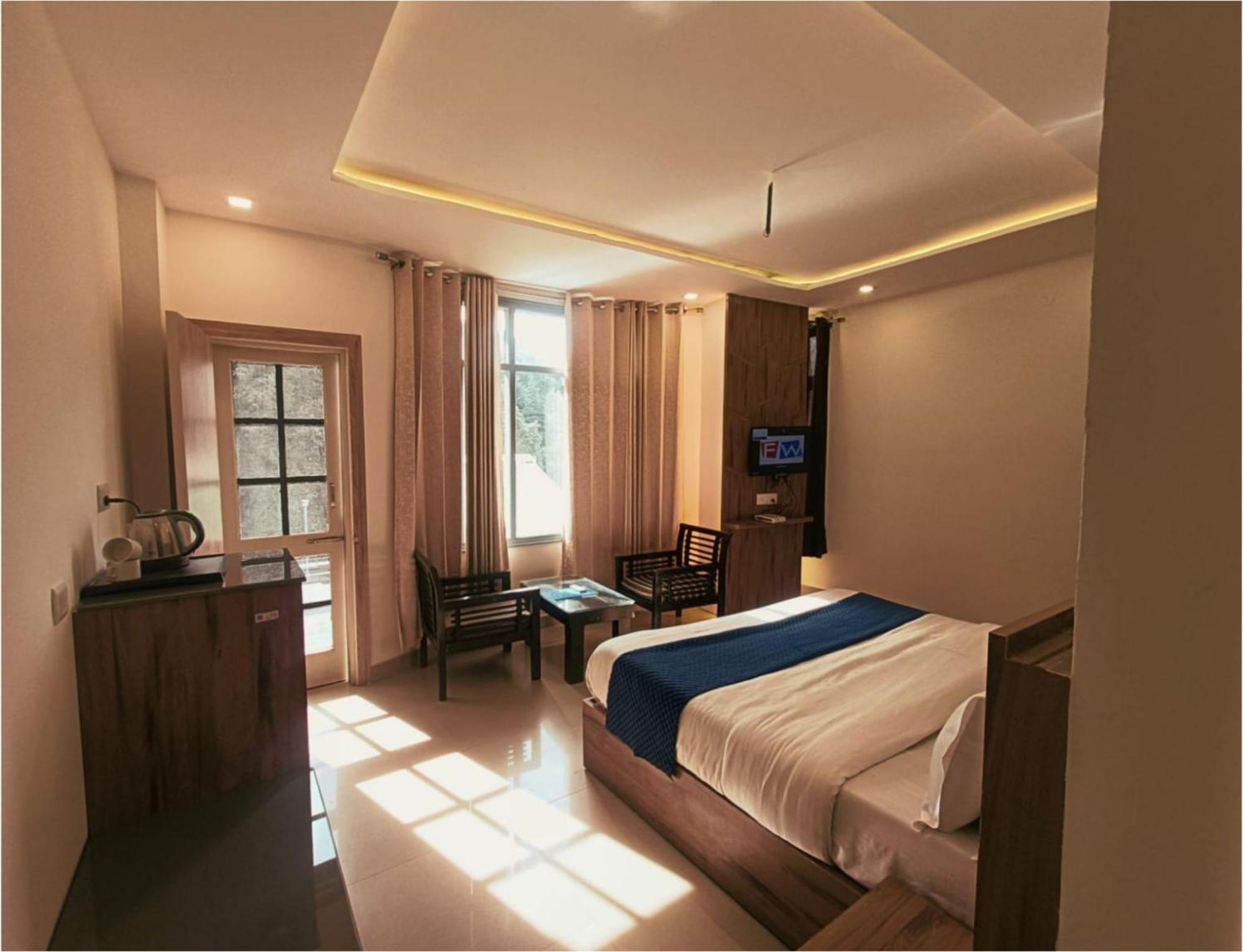 Hotel Wild Rose - Dalhousie Bagian luar foto