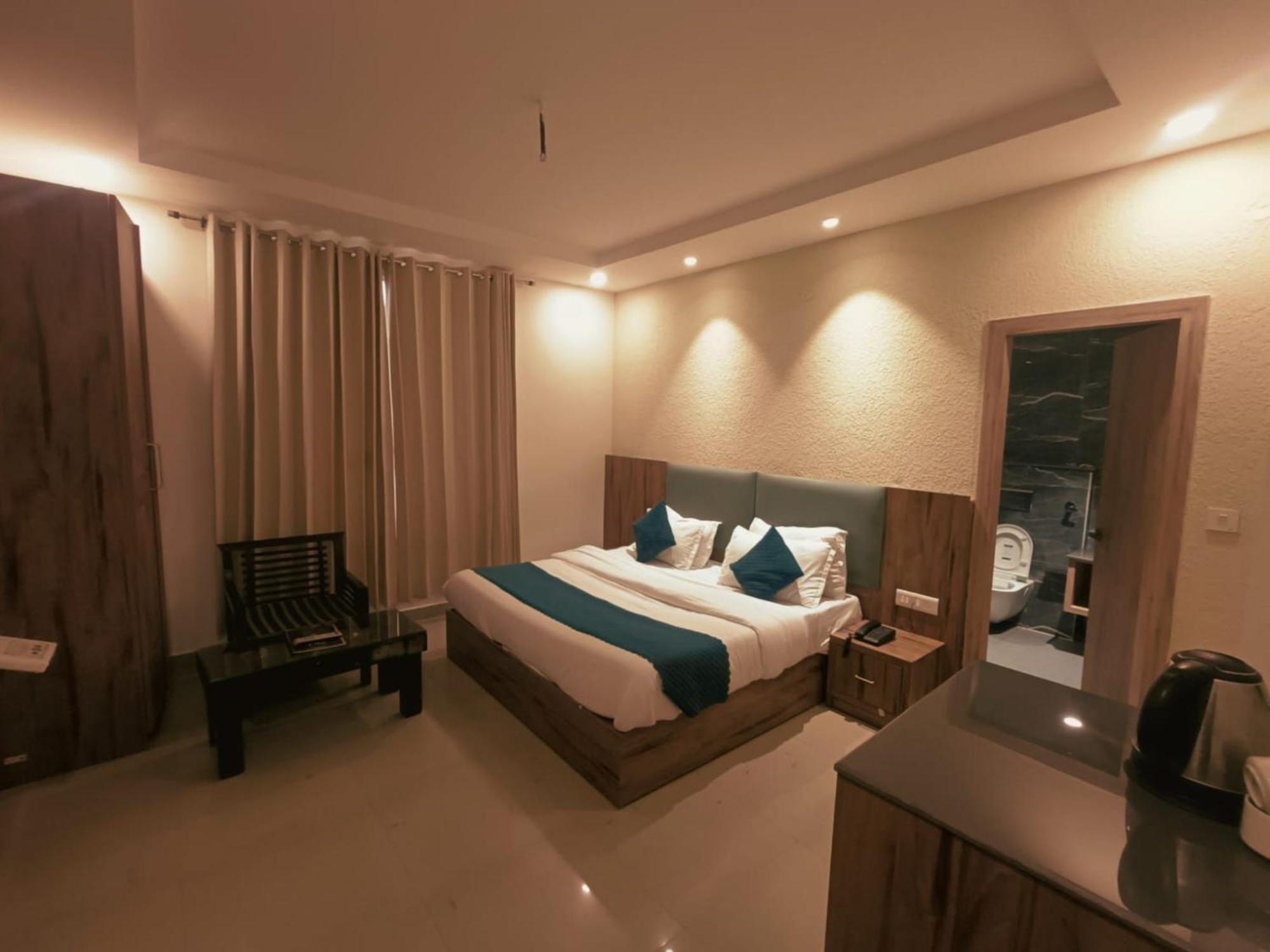 Hotel Wild Rose - Dalhousie Bagian luar foto