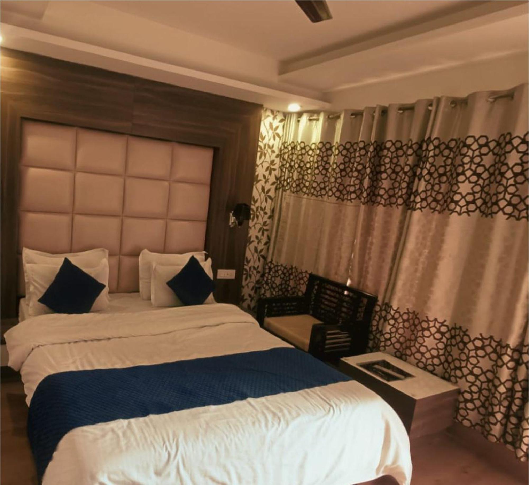 Hotel Wild Rose - Dalhousie Bagian luar foto