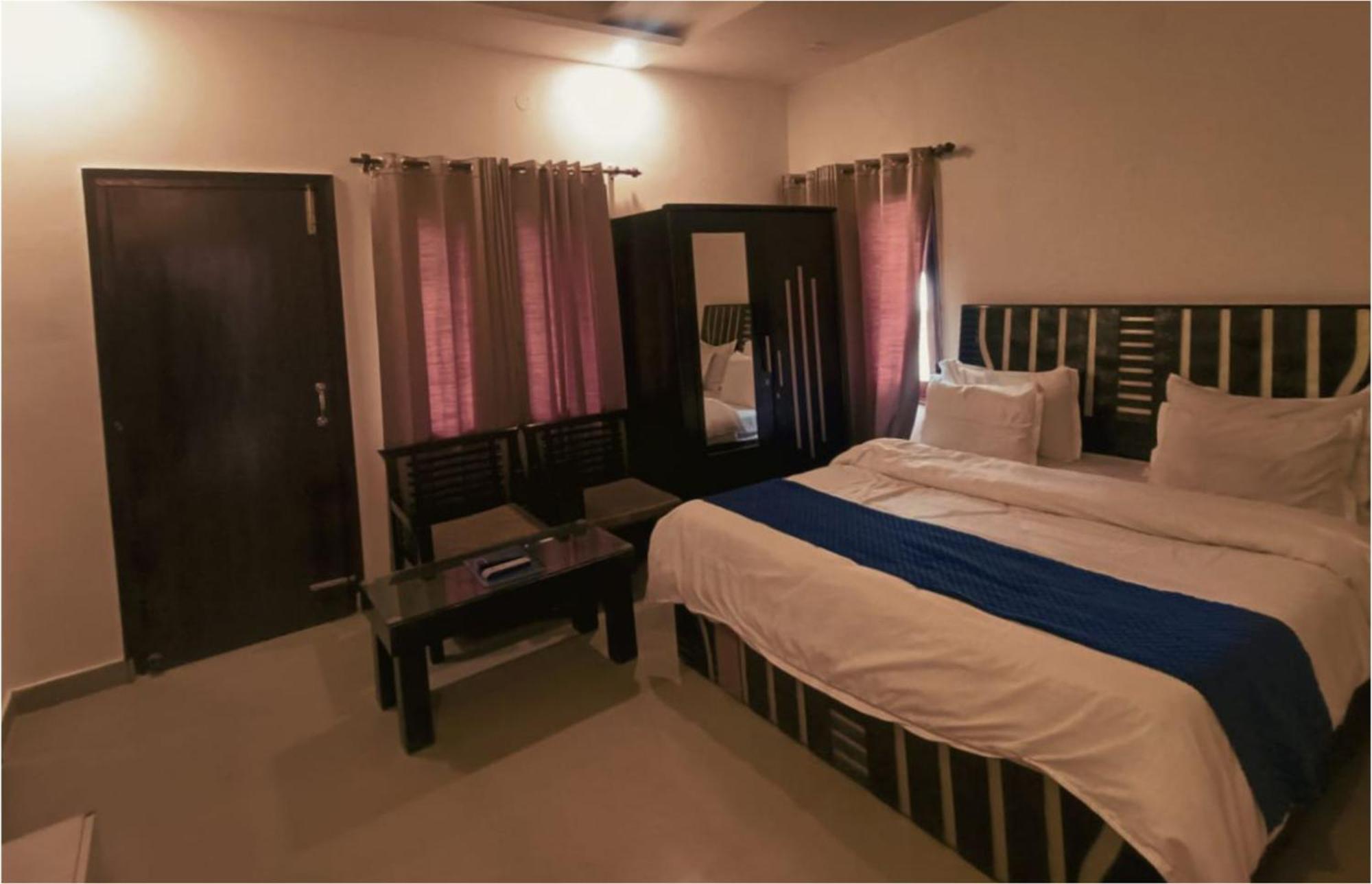 Hotel Wild Rose - Dalhousie Bagian luar foto