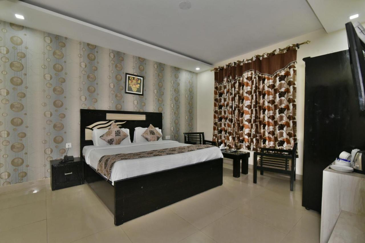 Hotel Wild Rose - Dalhousie Bagian luar foto
